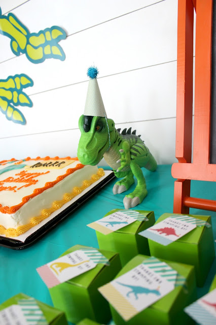 How to create a DIY and budget-friendly birthday party for a dinosaur theme.