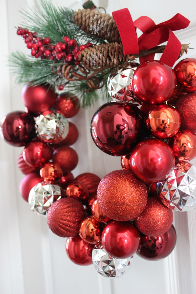 Learn how to make this  simple ornament wreath with a wire hanger!
